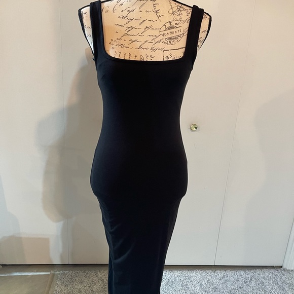 Good American Dresses & Skirts - NWT Good American scoop neck Dress